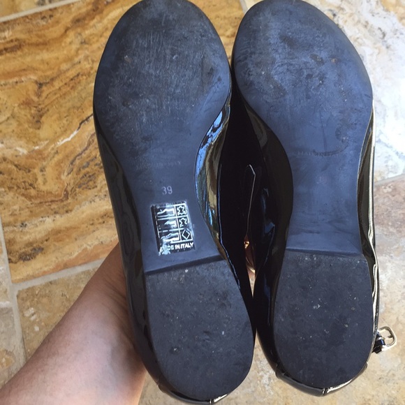 RED Ballet flats/chain T-strap/ - Picture 8 of 8